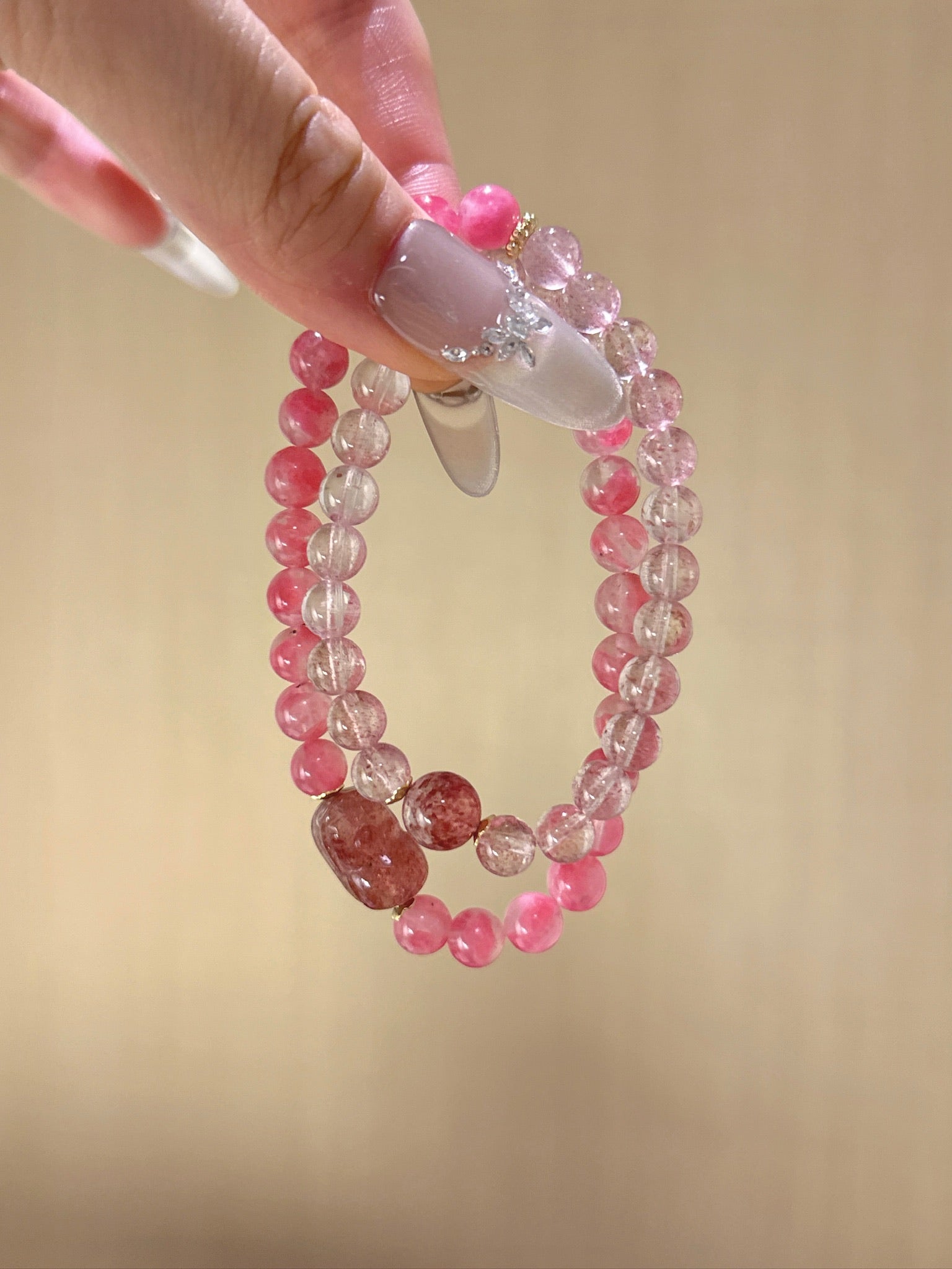▫️▪️ Rose stone strawberry crystal bracelet